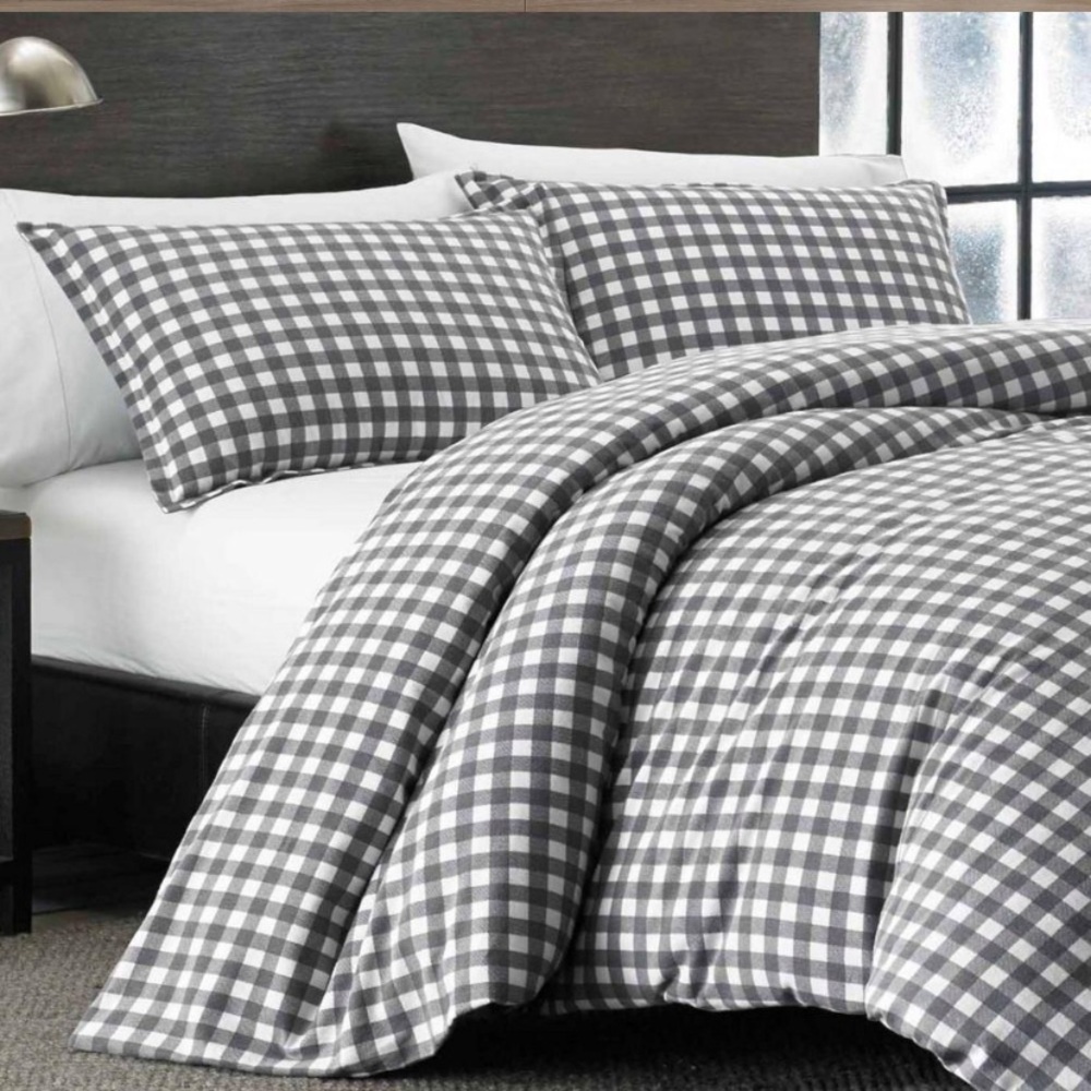 NWT Eddie Bauer Black and White Reversible Bedding Set.